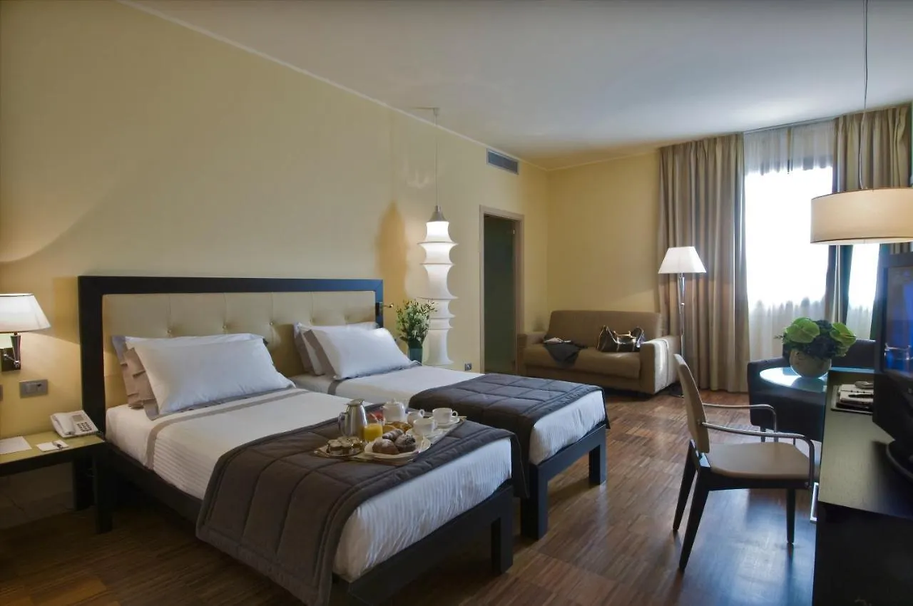 Hotel Cruise Montano Lucino