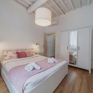 32 Nero - San Niccolo Florence