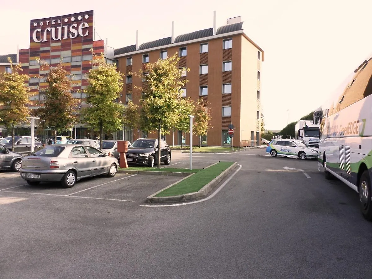 Hotel Cruise Montano Lucino 4*,