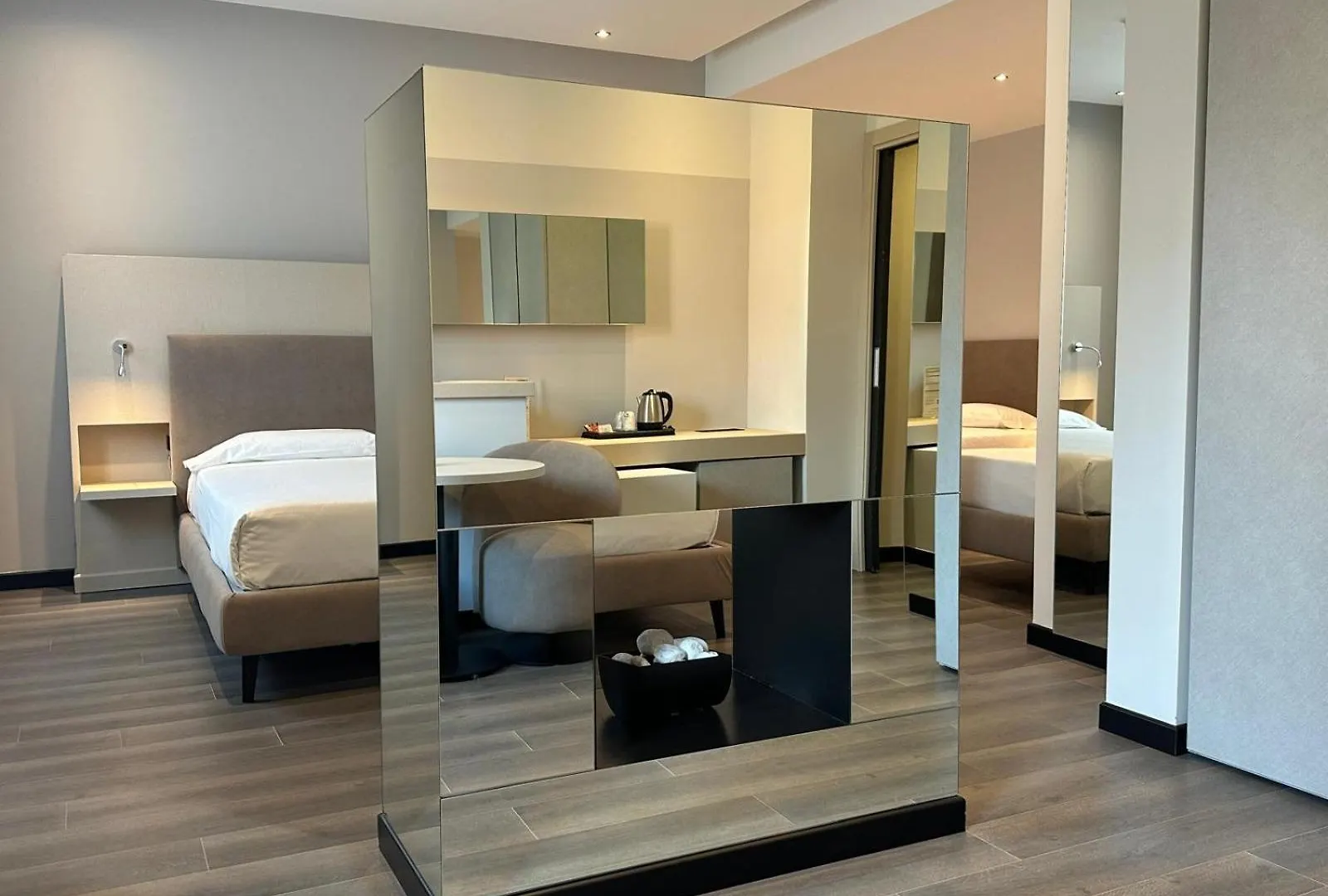Hotel Cruise Lucino Ιταλία