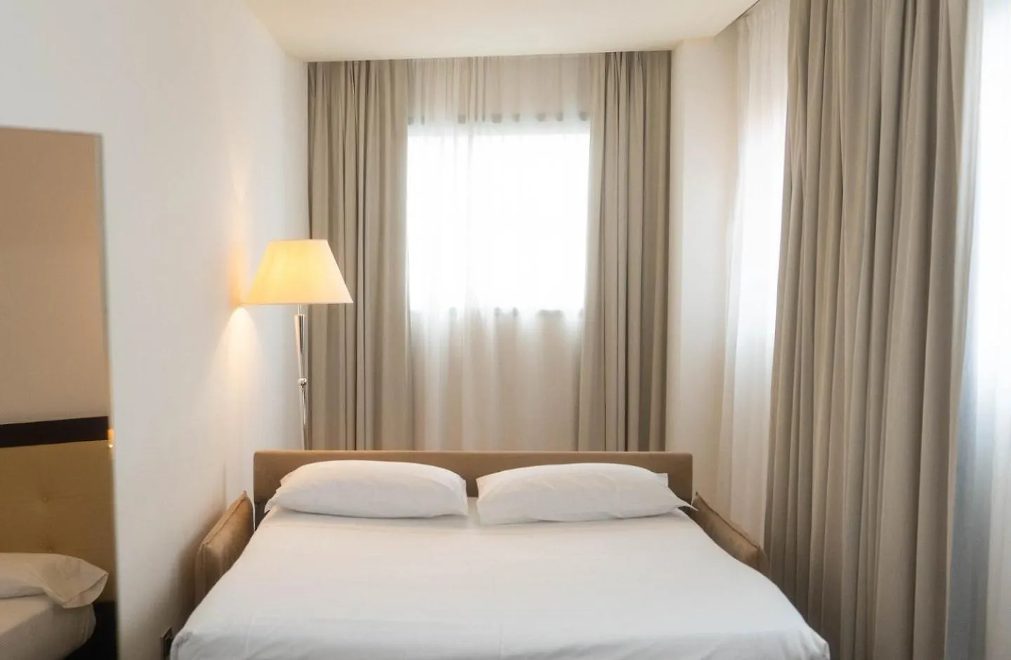 Hotel Cruise Lucino 4*,