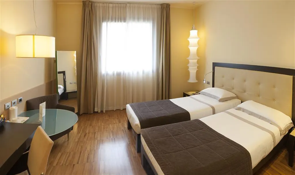Hotel Cruise Montano Lucino